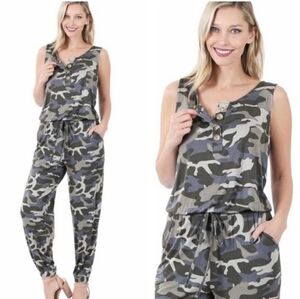 Zenana Green Camo One Piece Sleeveless Jumpsuit Joggers Size Small Stretch Soft